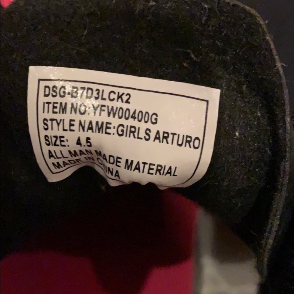 Umbro Girls’ Cleats size 4.5 pink black - Picture 3 of 6